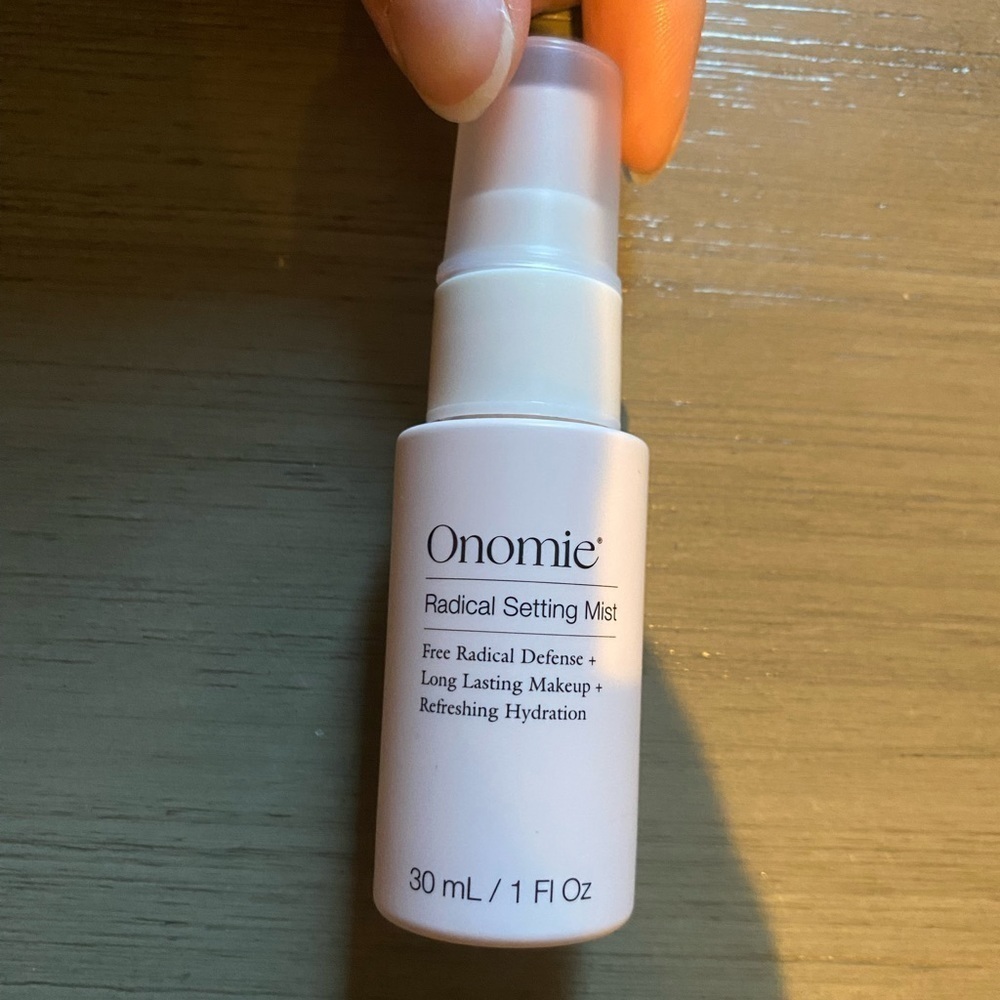 NWOT ONOMIE SETTING MIST​​​​​​​